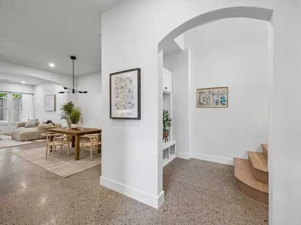 5104 Vandelia St, Dallas, TX 75235