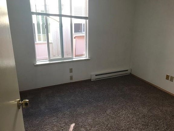 3rd image of 15936 NE 15th St