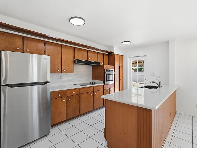 209 E Cairo Dr — Photo 10