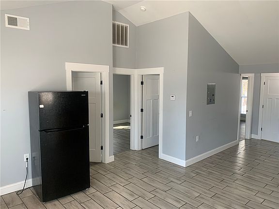 2nd image of 2910 Chambers Rd