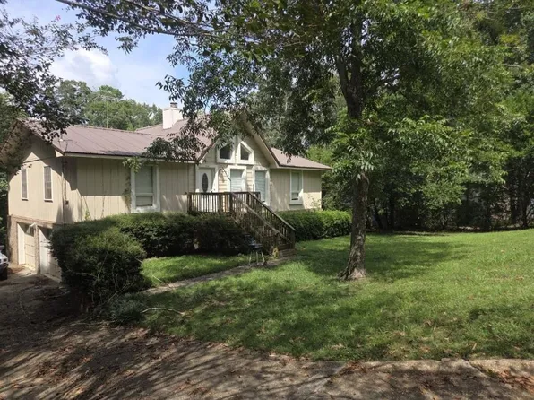139 Pinecrest Dr, Ozark, AL 36360
