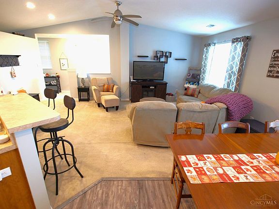 3rd image of 7609 Skyview Cir