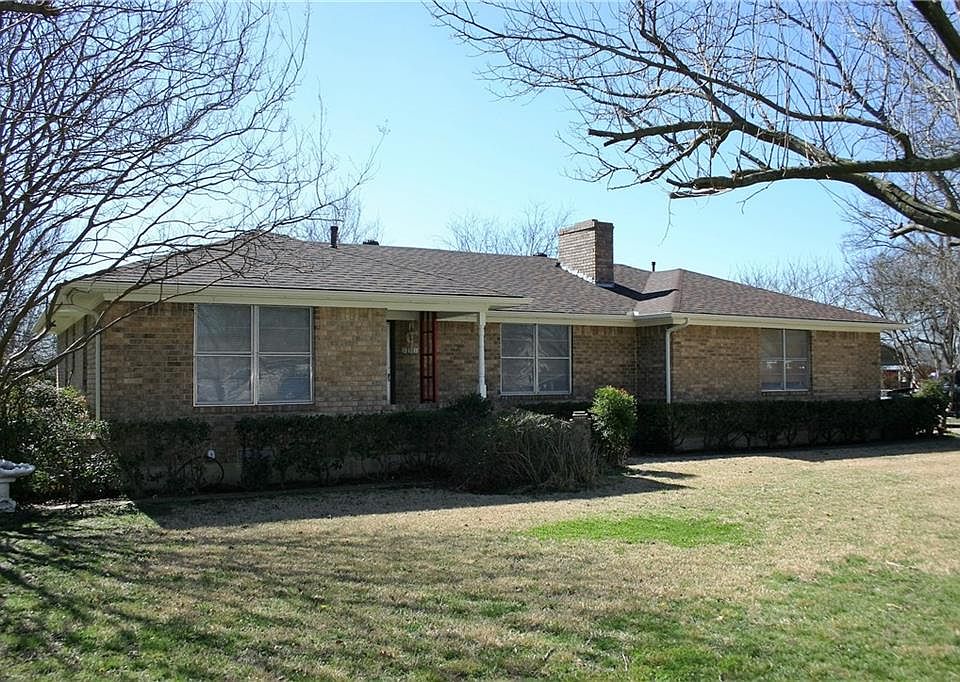 1st image of 211 Colonial Dr