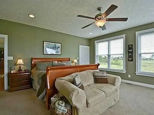 50 Edmonds Cove Rd, Hampton, VA 23664