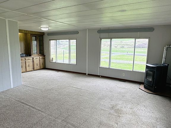 3rd image of 301 Klemgard Rd