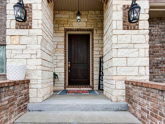 2nd image of 2437 E German Ivy