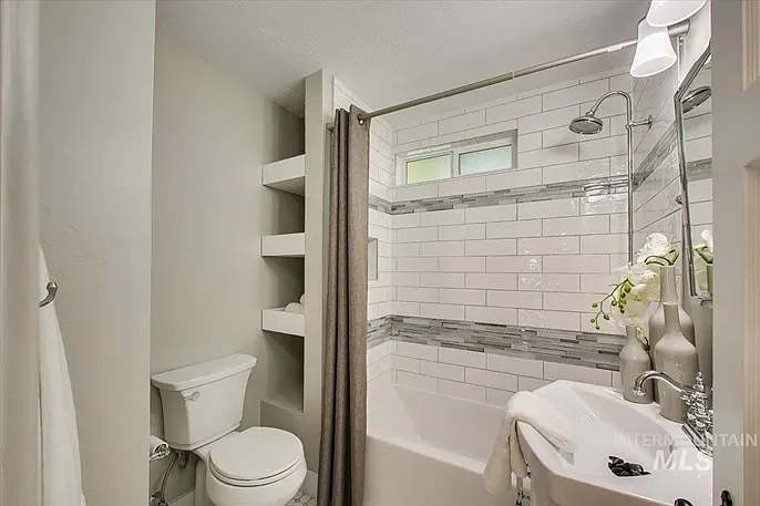307 S Olive St — Photo 6