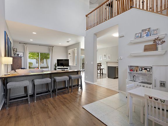 4th image of 249 Nicole Dr Unit E