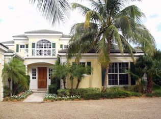 17 N Beach Rd, Hobe Sound, FL 33455