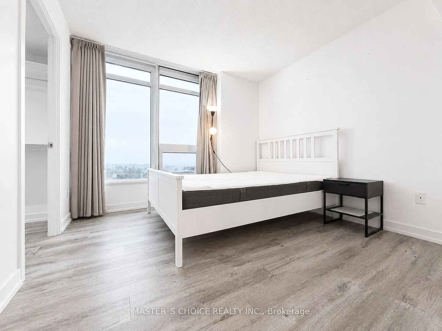 3 bed, $3,000 — Photo 4