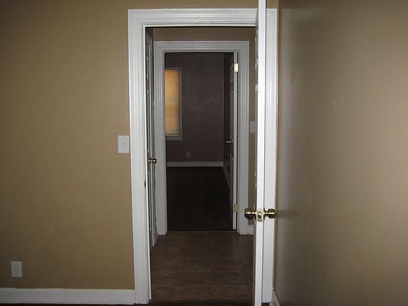5th image of 319 Douthit St