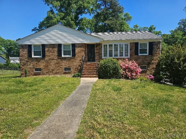 309 Norwood Dr, Colonial Heights, VA 23834