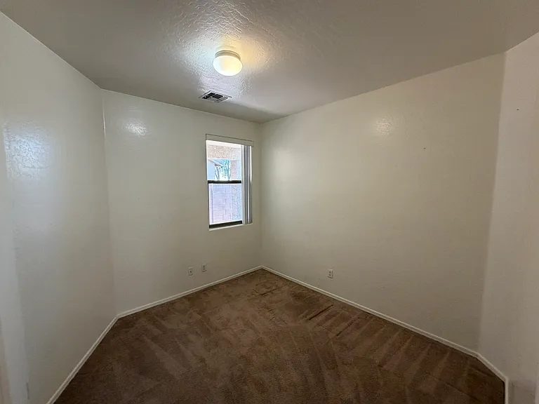 6926 S 37th Dr — Photo 24