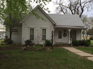 315 S Main St, Whitewater, KS 67154