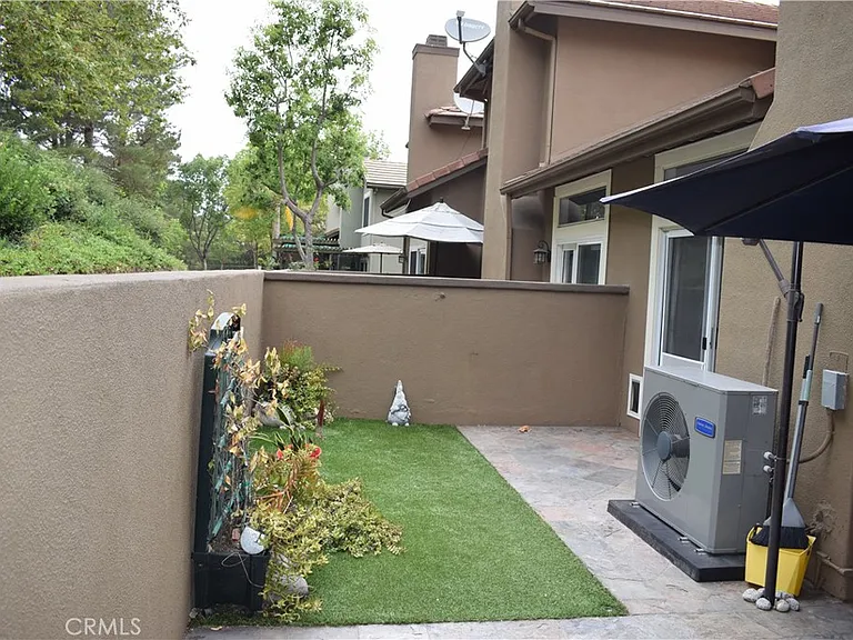 717 S Glenhurst Dr — Photo 31