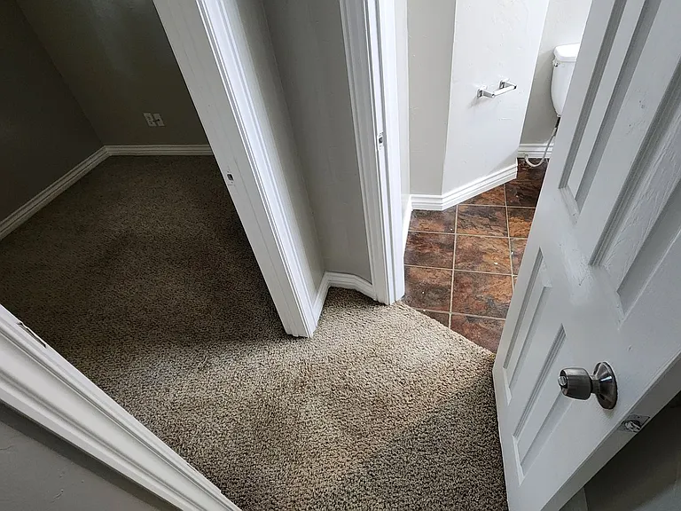 225 E Edwards St — Photo 37