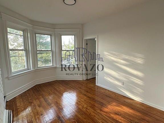 4th image of 754 S 19th St APT 3