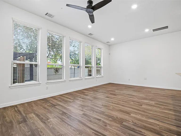 4743 Glen Isle Dr — Photo 17
