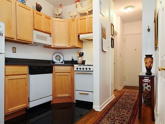 4th image of 530 E 84th St APT 5L