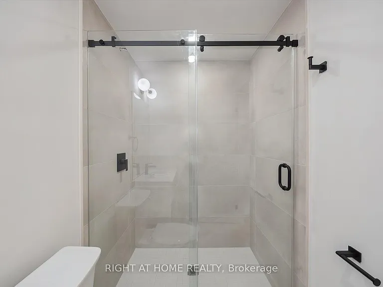 367 Howland Ave #2 — Photo 11