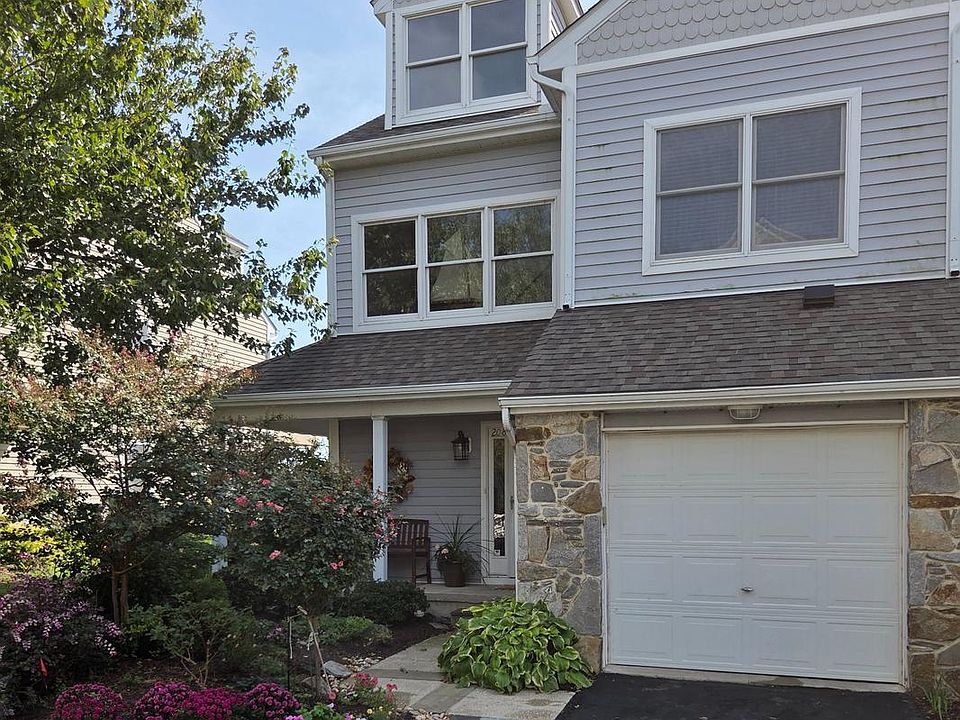 1st image of 208 Widgeon Way
