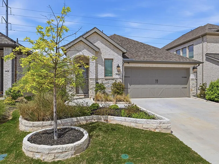 3141 Brazoria Dr — Photo 2