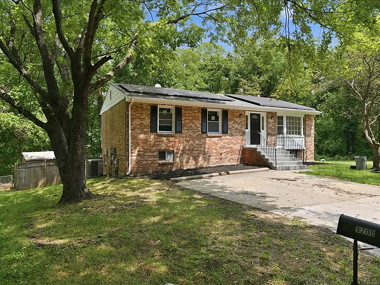 9200 Pebble Ct — Photo 1