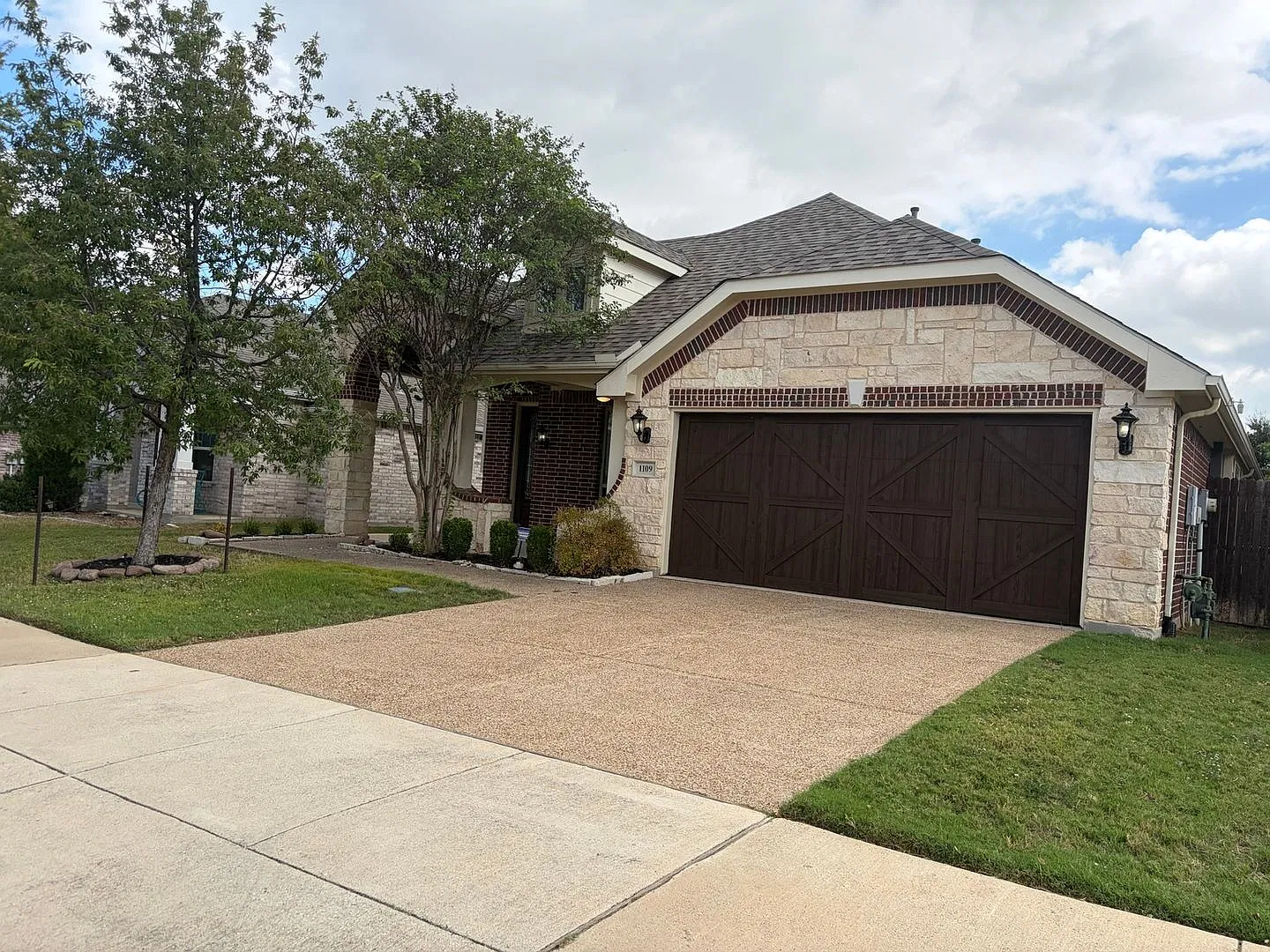 3 Bedroom Single Family Home in Little Elm — Photo 2