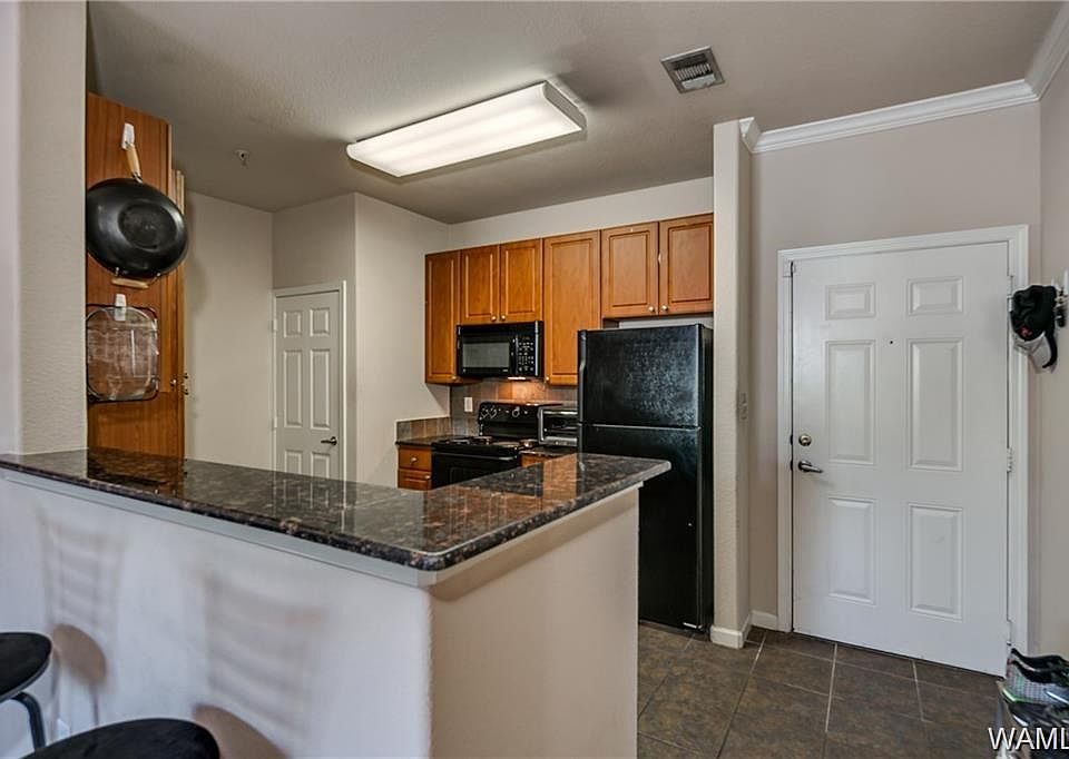 1st image of 600 13th St #411