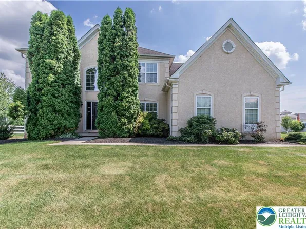 4325 Crosswinds Dr, Easton, PA 18045