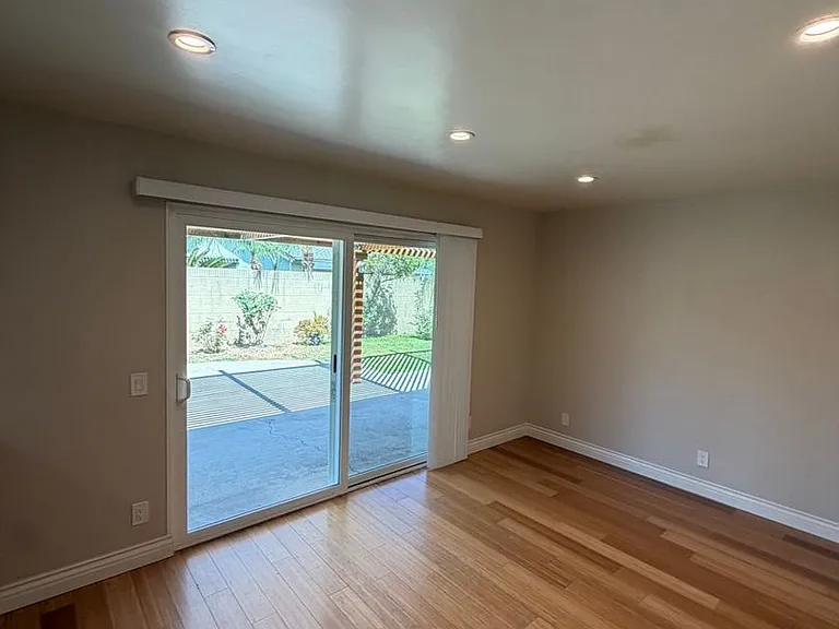 927 Redlen Ave — Photo 28