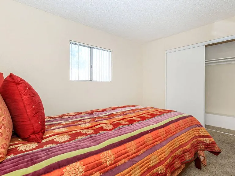 Sunset View Apartments — Photo 46