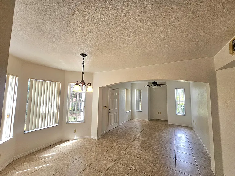 112 SW Peacock Blvd #7-101 — Photo 2