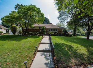 576 Mohawk Rd, West Hempstead, NY 11552