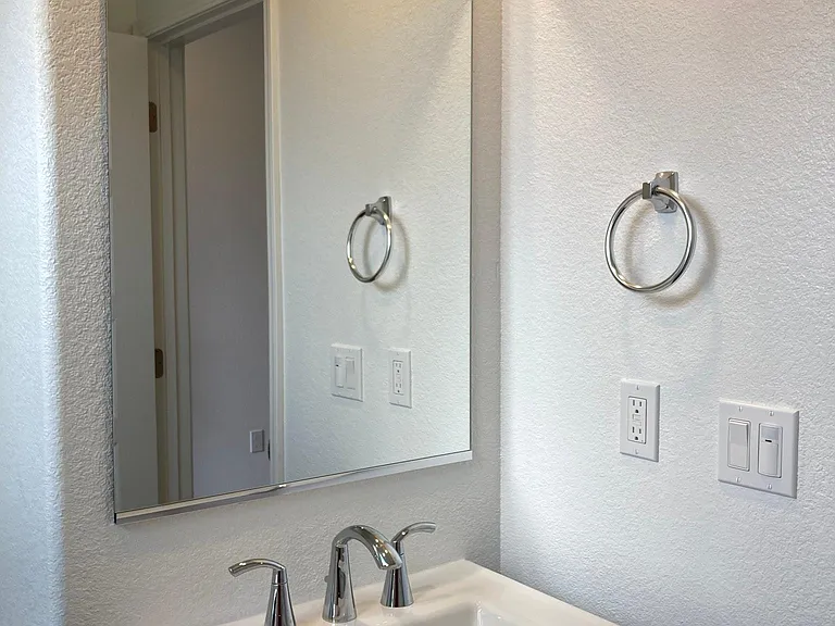 Downstairs 1/2 bath
