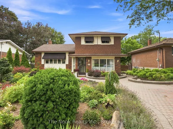 110 Bowman Ave, Whitby, ON L1N 3T6