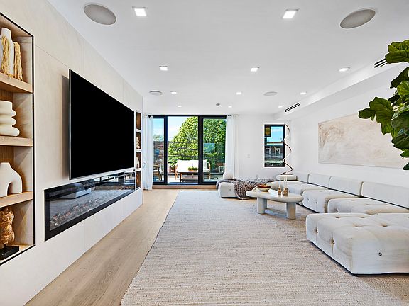 3rd image of 21-22 37th St #2