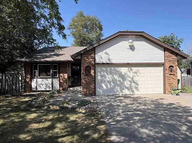 12620 Able Cir NE