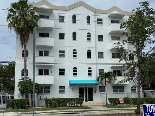 3052 SW 27th Ave APT 301, Miami, FL 33133