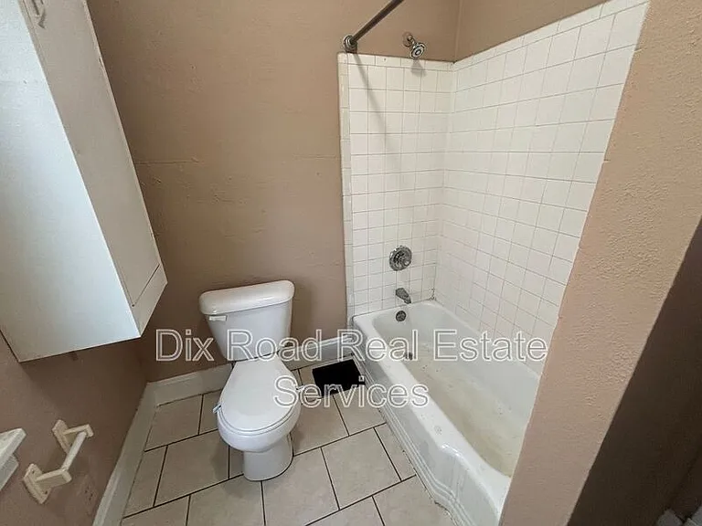 708 Elwood St — Photo 13