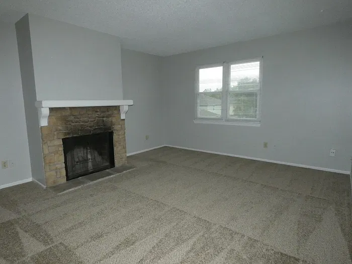 2 bed, 1.0 bath, 960 sqft, $975 — Photo 4