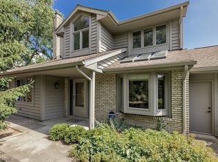 17 Deerfield Ln, Beachwood, OH