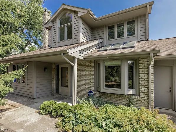 17 Deerfield Ln, Beachwood, OH 44122