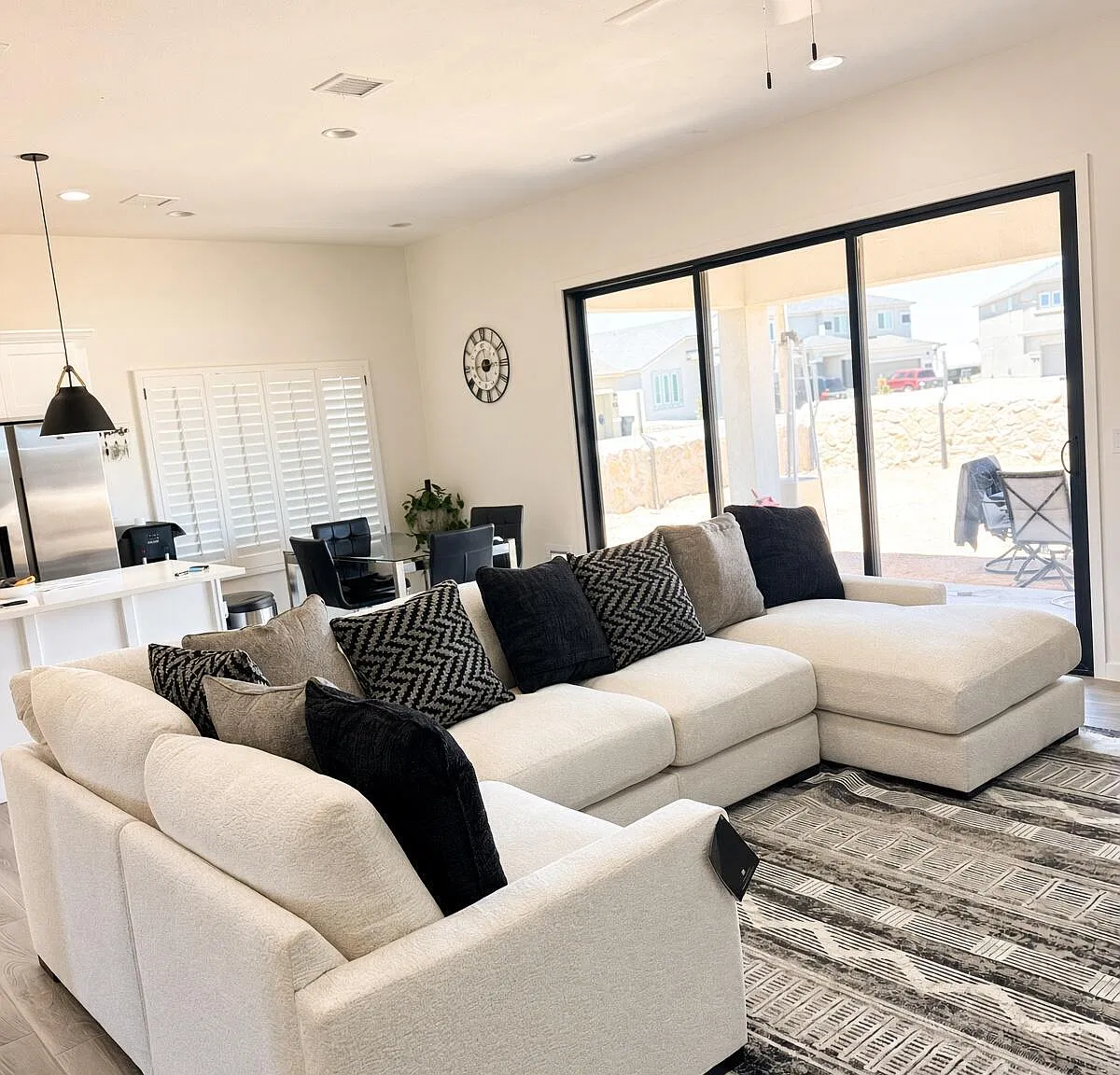 3 bed, 3.5 bath, 1896 sqft, $2,850 — Photo 4