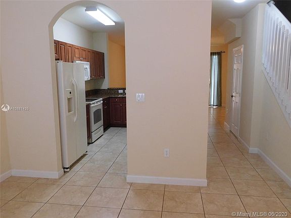 4th image of 2935 SE 1st Dr Unit 7