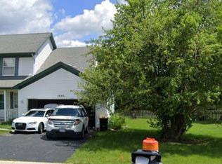 1824B Country Hills Dr #B, Yorkville, IL 60560