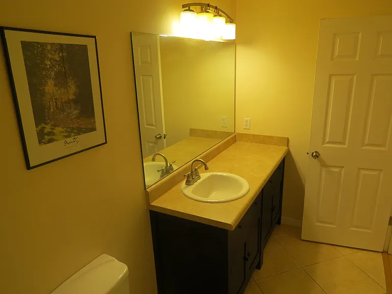 910 SW 56th Ter — Photo 10