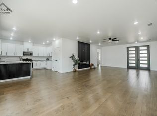 209 E Ikard St, Henrietta, TX 76365
