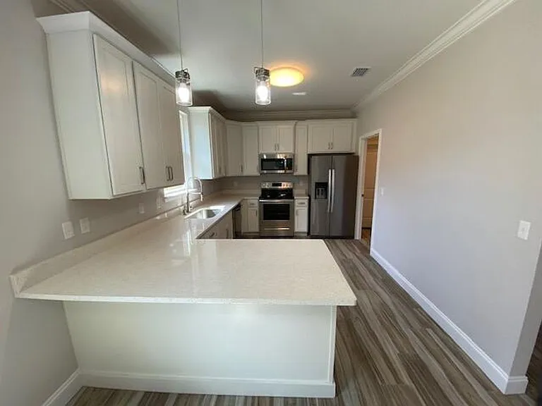 422 Little John Rd — Photo 8