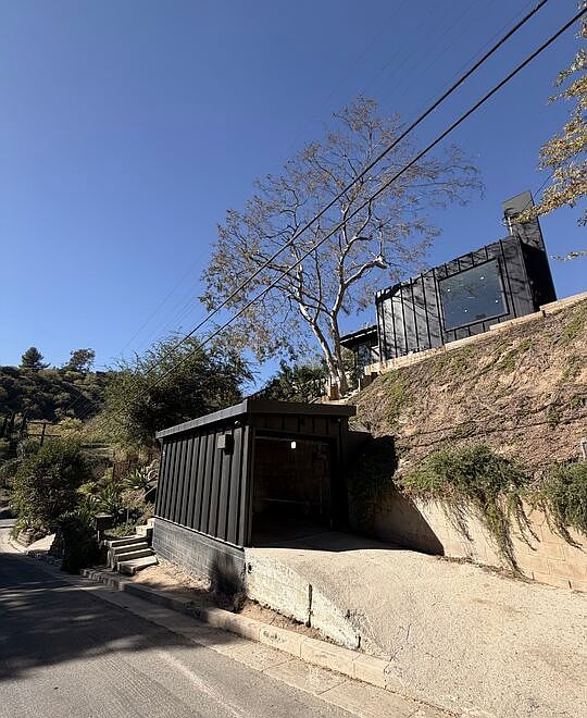1st image of 4517 Cleland Ave